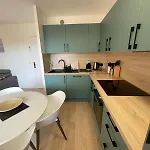 Family - Fully Equipped, Close To Sandy Beaches & Restaurants, Pool, Balcony, Garage Apartament