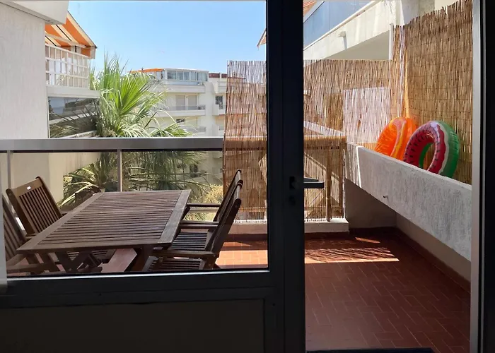 Family - Fully Equipped, Close To Sandy Beaches & Restaurants, Pool, Balcony, Garage Апартаменты Антиб