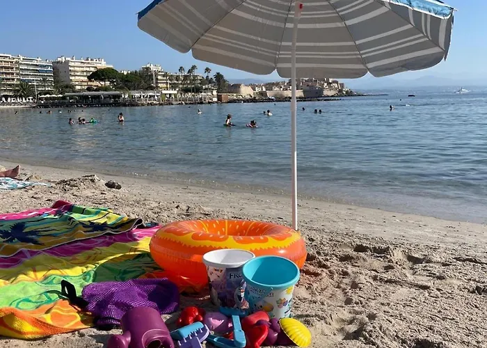 Family - Fully Equipped, Close To Sandy Beaches & Restaurants, Pool, Balcony, Garage Апартаменты *