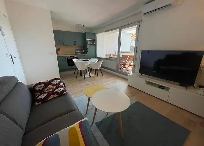 Family - Fully Equipped, Close To Sandy Beaches & Restaurants, Pool, Balcony, Garage Апартаменты Антиб