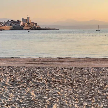 Apartment Family - Fully Equipped, Close To Sandy Beaches & Restaurants, Pool, Balcony, Garage *