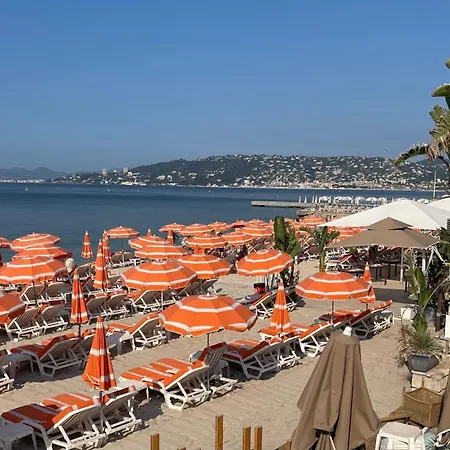 Family - Fully Equipped, Close To Sandy Beaches & Restaurants, Pool, Balcony, Garage Апартаменти
