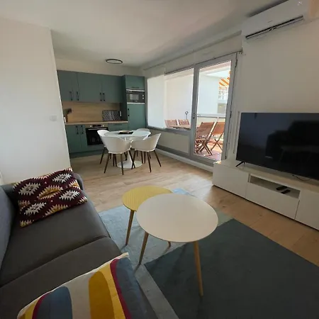 Family - Fully Equipped, Close To Sandy Beaches & Restaurants, Pool, Balcony, Garage Апартаменти Антіб
