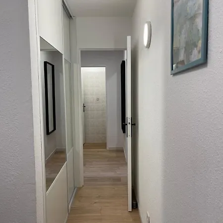 Apartment Family - Fully Equipped, Close To Sandy Beaches & Restaurants, Pool, Balcony, Garage