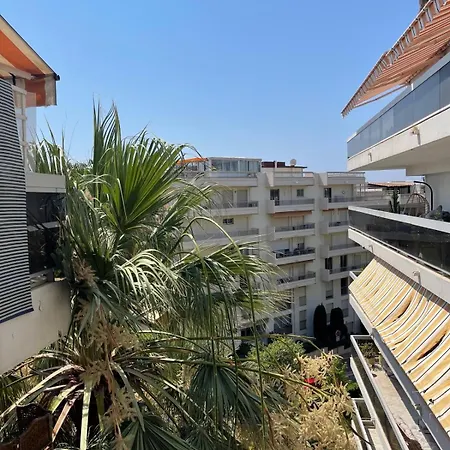 Family - Fully Equipped, Close To Sandy Beaches & Restaurants, Pool, Balcony, Garage Apartment *