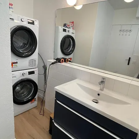 Apartment Family - Fully Equipped, Close To Sandy Beaches & Restaurants, Pool, Balcony, Garage