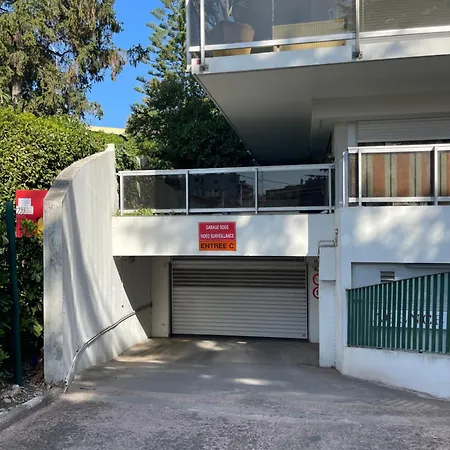 Apartment Family - Fully Equipped, Close To Sandy Beaches & Restaurants, Pool, Balcony, Garage Antibes