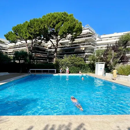 Apartment Family - Fully Equipped, Close To Sandy Beaches & Restaurants, Pool, Balcony, Garage