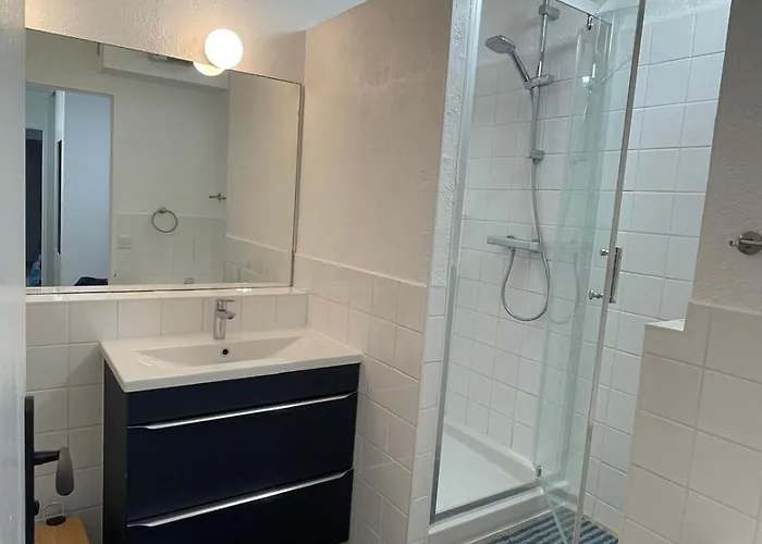 Family - Fully Equipped, Close To Sandy Beaches & Restaurants, Pool, Balcony, Garage *