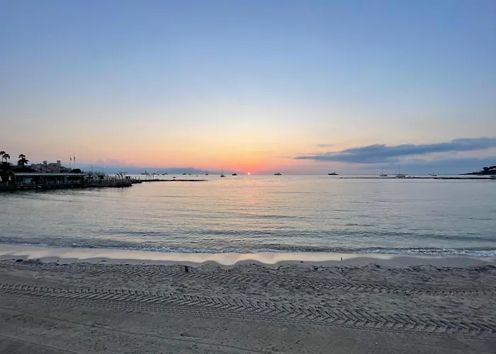 Family - Fully Equipped, Close To Sandy Beaches & Restaurants, Pool, Balcony, Garage Daire