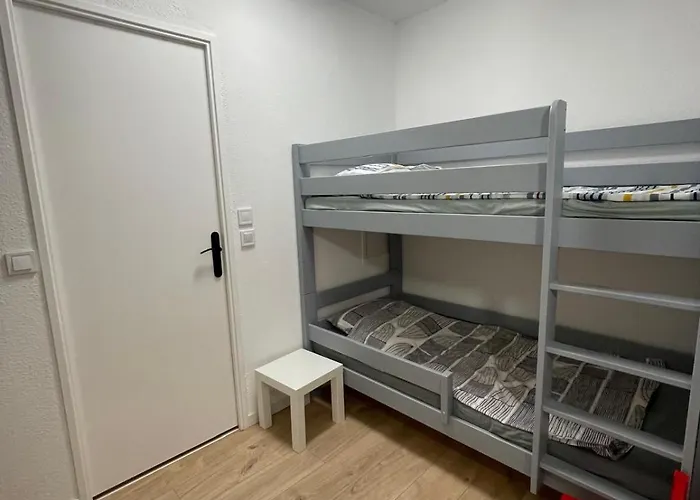 Family - Fully Equipped, Close To Sandy Beaches & Restaurants, Pool, Balcony, Garage 公寓 昂蒂布