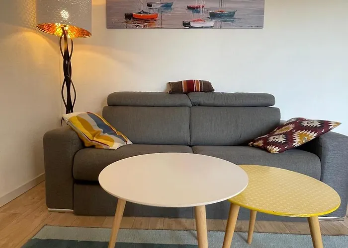 Family - Fully Equipped, Close To Sandy Beaches & Restaurants, Pool, Balcony, Garage Daire